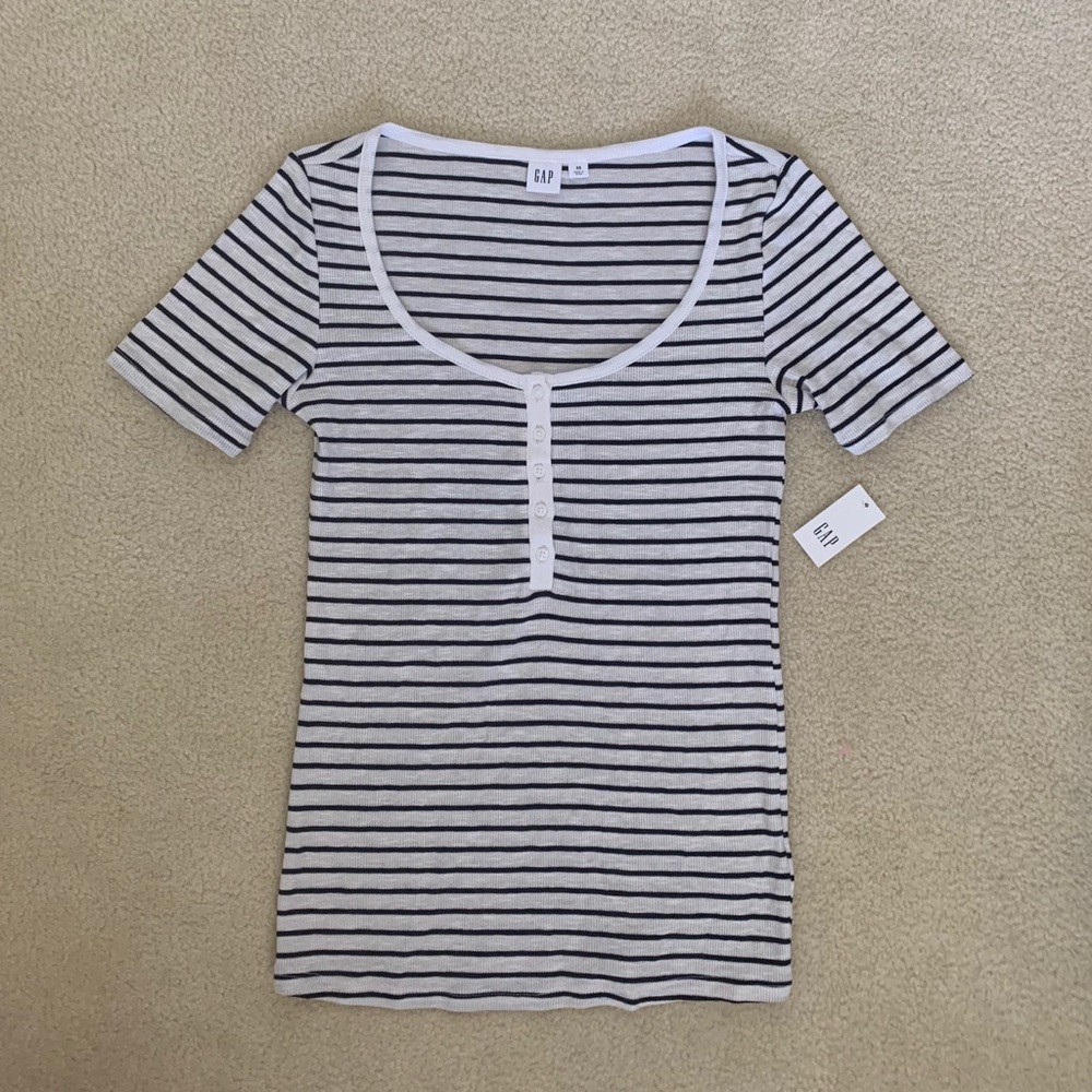 Gap navy striped scoop neck top